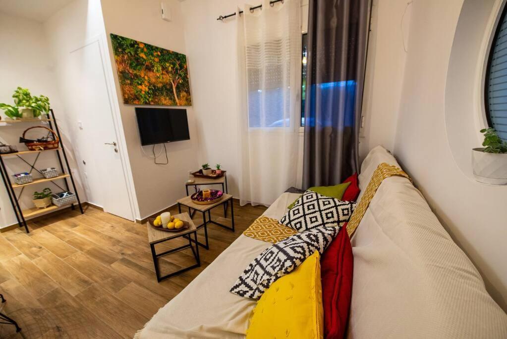 Lemon Garden Stylish Private Apartment กาลามาตา ภายนอก รูปภาพ